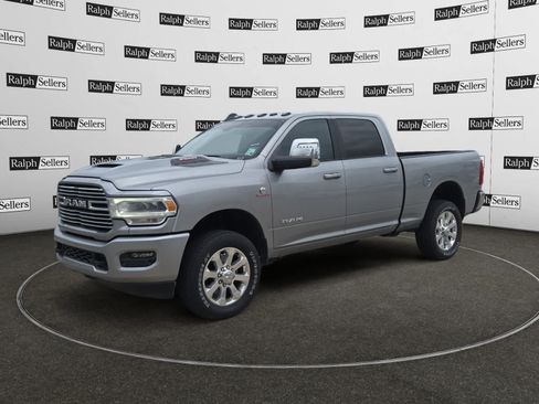 Used 2023 RAM 2500 Laramie AWD/4WD image 2