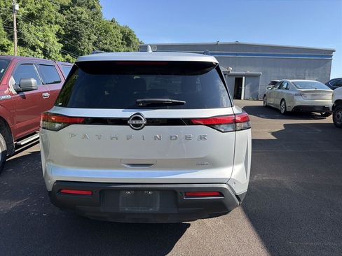 Used 2025 Nissan Pathfinder SV AWD/4WD image 5
