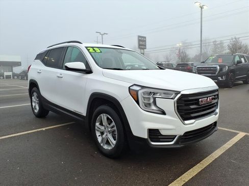 Certified 2023 GMC Terrain SLE w/ Driver Convenience Package image 3