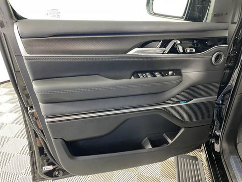 New 2026 Jeep Grand Wagoneer L Summit AWD/4WD image 7