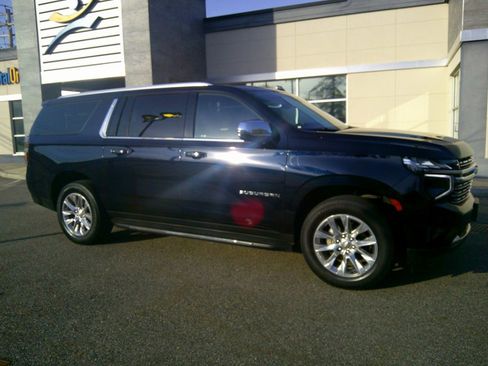 Used 2021 Chevrolet Suburban Premier w/ Premium Package AWD/4WD image 78