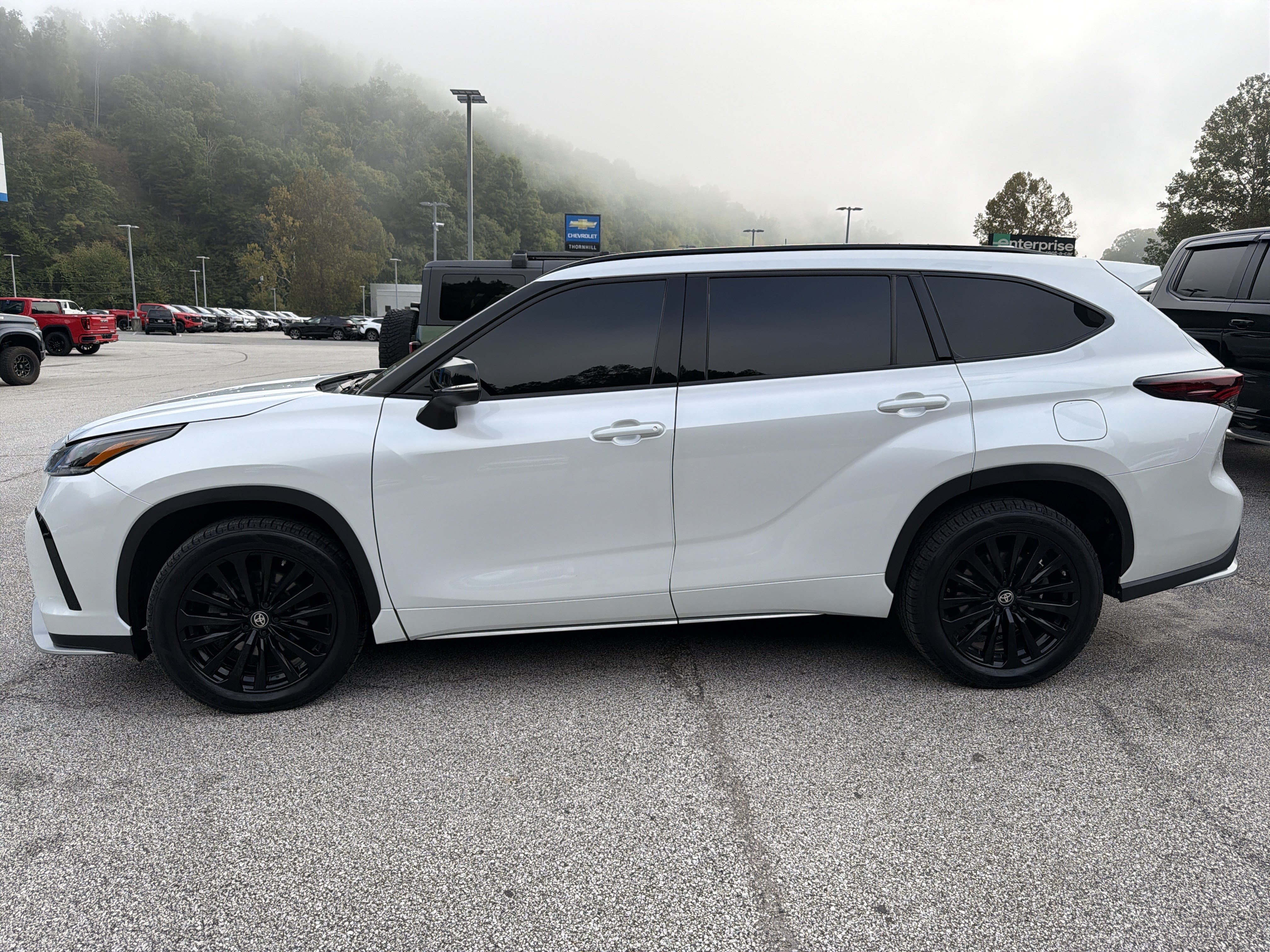 Used 2024 Toyota Highlander XSE AWD/4WD image 5