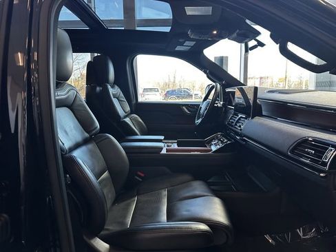 Certified 2024 Lincoln Navigator Reserve image 33