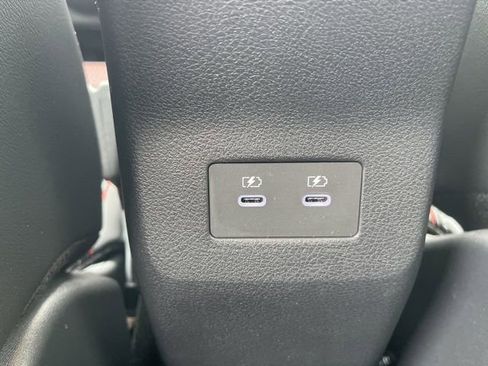New 2025 Nissan Kicks SR FWD image 13