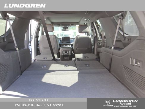 Used 2023 GMC Yukon XL AT4 AWD/4WD image 41