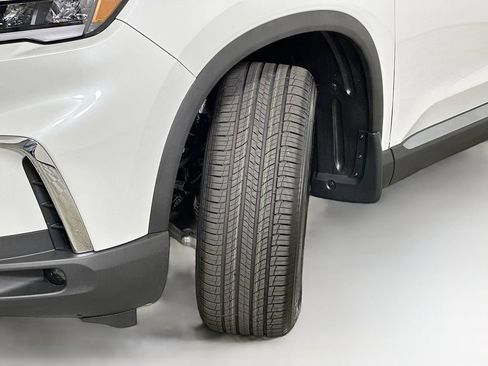 Used 2025 Honda Pilot EX-L image 25