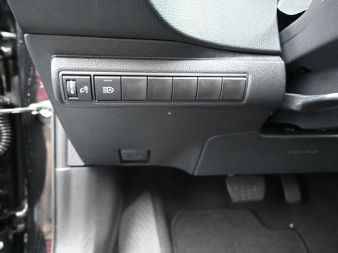 Used 2026 Toyota Corolla LE FWD image 17