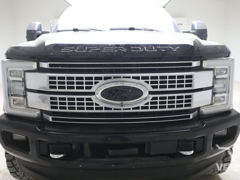 Used 2017 Ford F350 Platinum w/ Platinum Ultimate Package AWD/4WD image 7