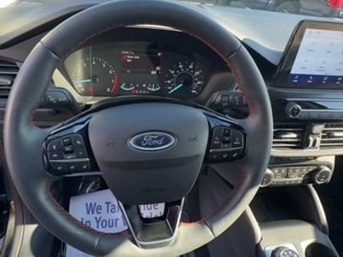 Used 2022 Ford Escape SEL w/ SEL Stealth AWD Package image 11