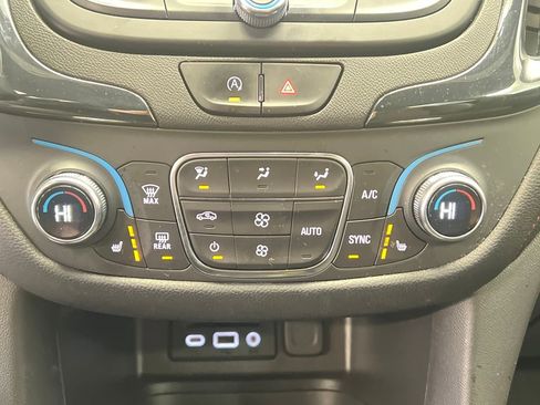 Used 2024 Chevrolet Equinox RS image 28