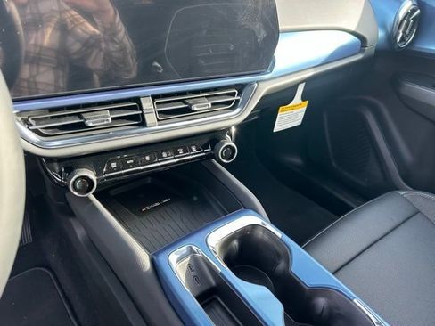 New 2026 Chevrolet Equinox EV LT w/ Convenience Package II image 26