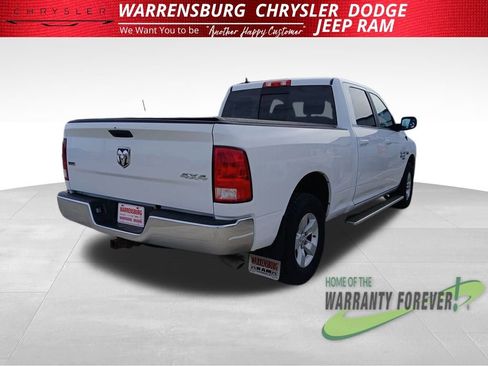 Used 2019 RAM 1500 Classic SLT w/ Luxury Group image 2