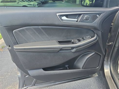 Used 2020 Ford Edge ST w/ Equipment Group 401A AWD/4WD image 17