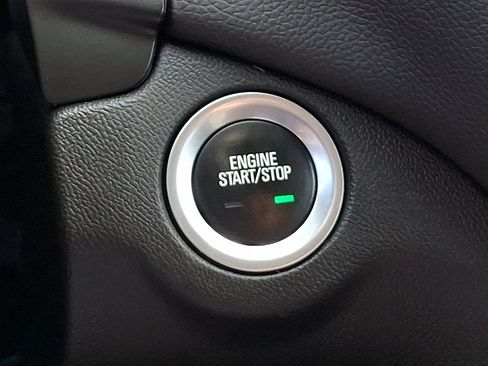 Used 2023 Chevrolet Equinox LT FWD image 25