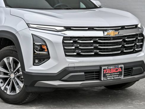 Used 2025 Chevrolet Equinox LT w/ Safety and Technology Package AWD/4WD image 3