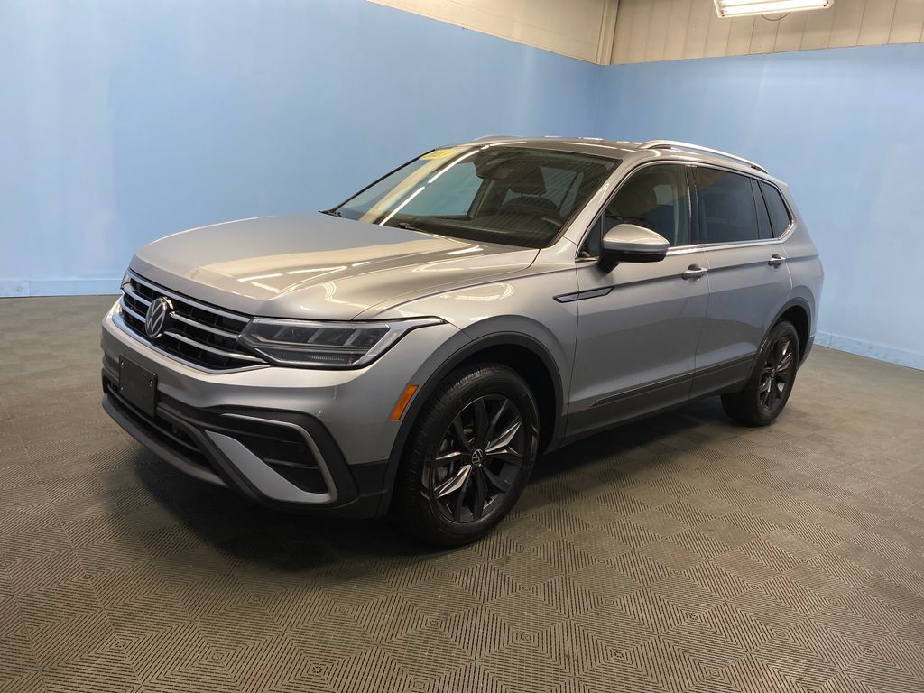 Used 2023 Volkswagen Tiguan SE AWD/4WD image 3