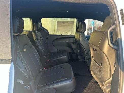 New 2026 Chrysler Pacifica Select w/ S Appearance Package image 5