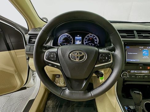Used 2016 Toyota Camry XLE FWD image 13