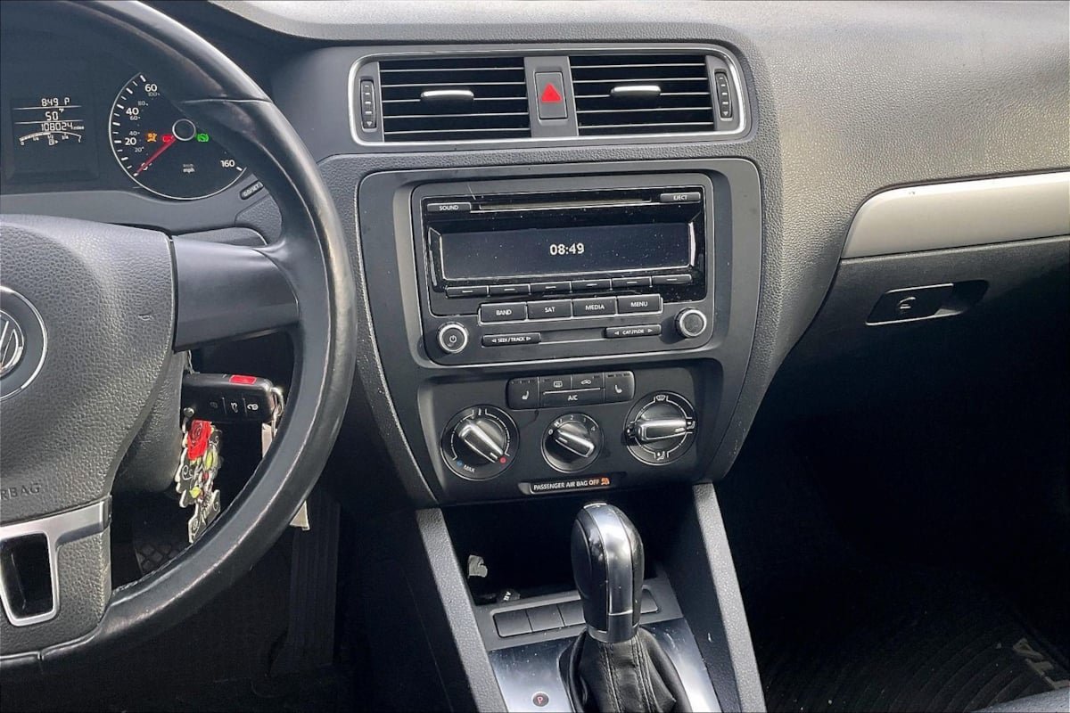 Used 2013 Volkswagen Jetta SE FWD image 6
