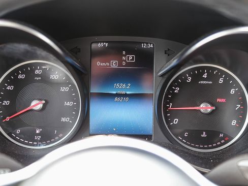 Used 2020 Mercedes-Benz GLC 300 4MATIC image 6