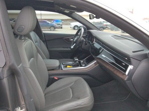Used 2019 Audi Q8 Premium Plus image 34