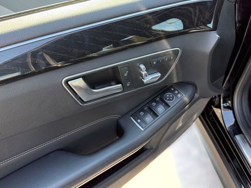 Used 2016 Mercedes-Benz E 350 4MATIC Sedan image 12