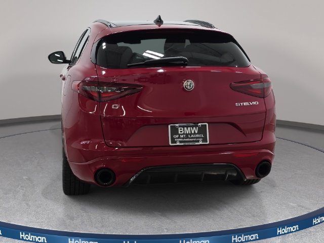 Used 2022 Alfa Romeo Stelvio Veloce AWD/4WD image 7