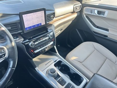 Used 2022 Ford Explorer Limited w/ Equipment Group 301A image 13