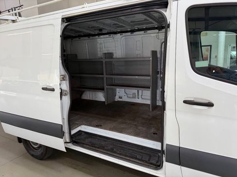 Used 2020 Mercedes-Benz Sprinter 1500 image 12