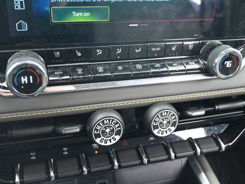 Used 2025 Chevrolet Colorado ZR2 w/ Technology Package image 10