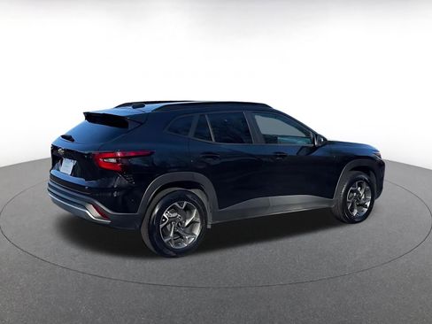 Used 2025 Chevrolet Trax LT w/ LT Convenience Package image 14