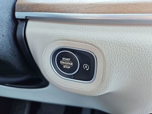 Used 2024 Mercedes-Benz GLS 450 4MATIC image 20