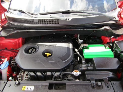 Used 2016 Kia Soul + image 11