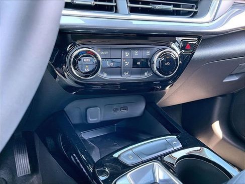 New 2026 Chevrolet Trax ACTIV w/ Sunroof Package FWD image 23