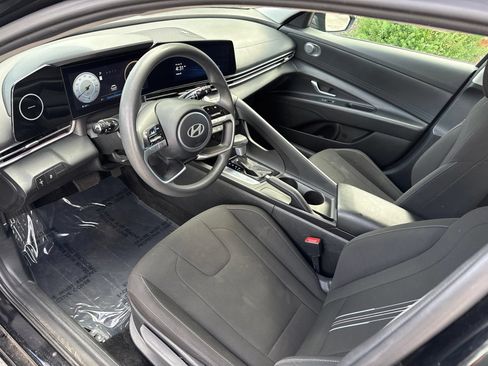 Used 2024 Hyundai Elantra SEL FWD image 11