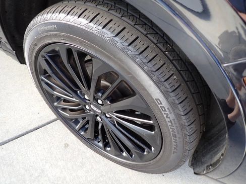 Certified 2023 Lincoln Corsair AWD w/ Equipment Group 101A image 10