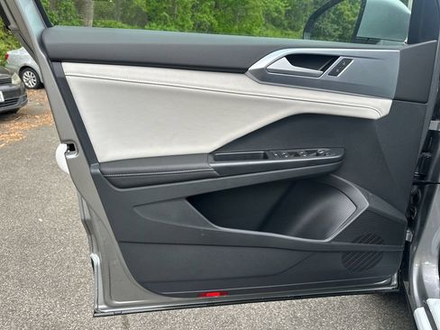 New 2026 Volkswagen Taos SE AWD/4WD image 10
