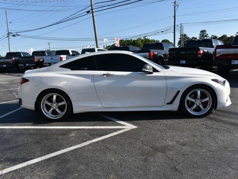 Used 2018 INFINITI Q60 3.0t Luxe w/ Cargo Package RWD image 5