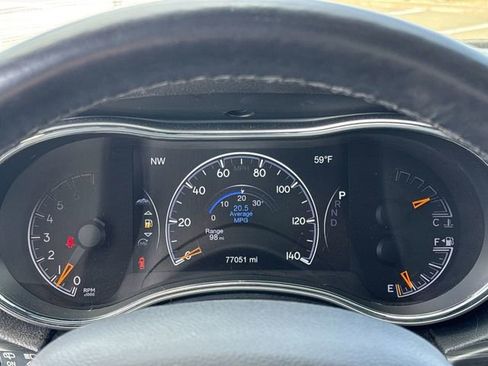 Used 2022 Jeep Grand Cherokee Limited image 13