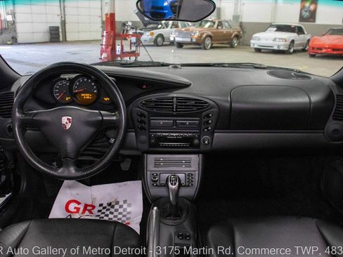 Used 2001 Porsche Boxster image 17