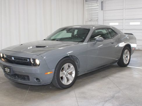 Used 2023 Dodge Challenger SXT RWD image 4