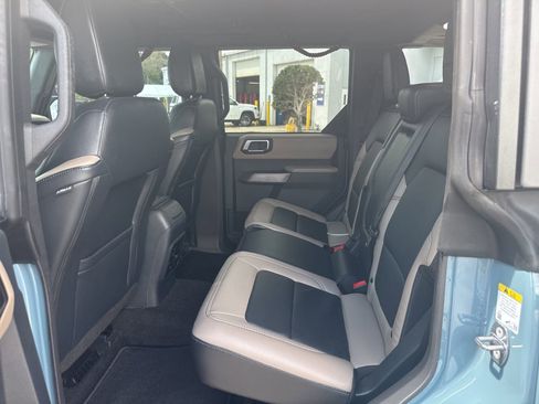 Used 2023 Ford Bronco Wildtrak image 11