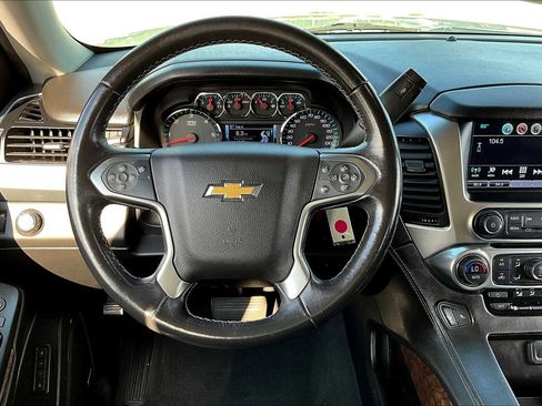 Used 2020 Chevrolet Suburban LT image 5