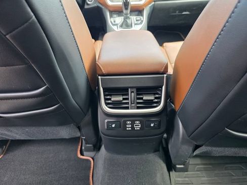 Used 2024 Subaru Outback Touring XT w/ Popular Package #2 AWD/4WD image 18