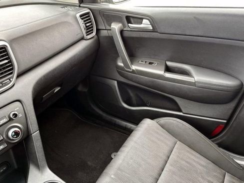 Used 2020 Kia Sportage LX image 29