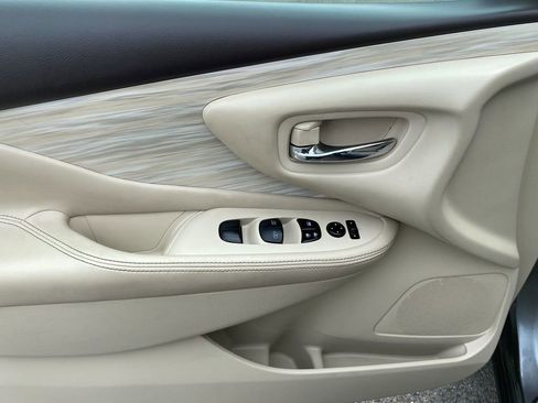 Used 2015 Nissan Murano SV image 11