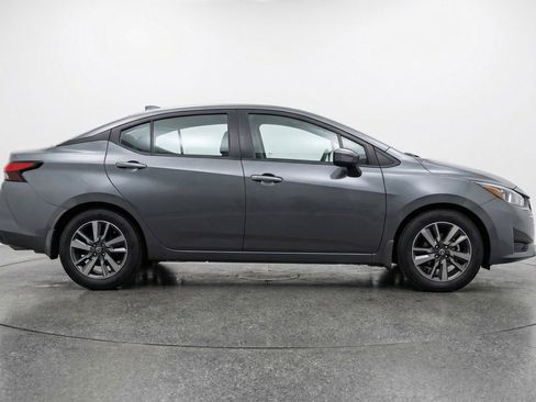 Used 2025 Nissan Versa SV image 11