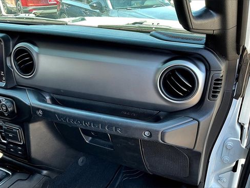 Used 2021 Jeep Wrangler Unlimited Sport image 22