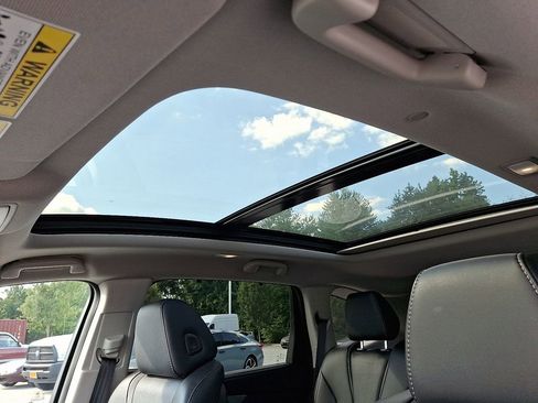 Used 2023 Acura MDX Technology image 15