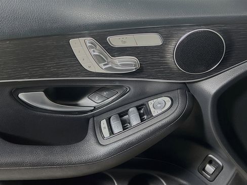 Used 2021 Mercedes-Benz GLC 300 image 17